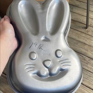 Wilton Silver Bunny Cake Pan